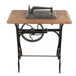 Grover & Baker Chain Stitcher Sewing Mach. & Table