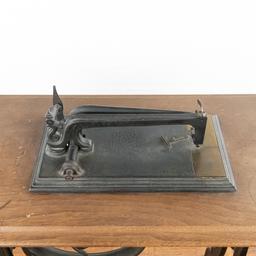 Grover & Baker Chain Stitcher Sewing Mach. & Table