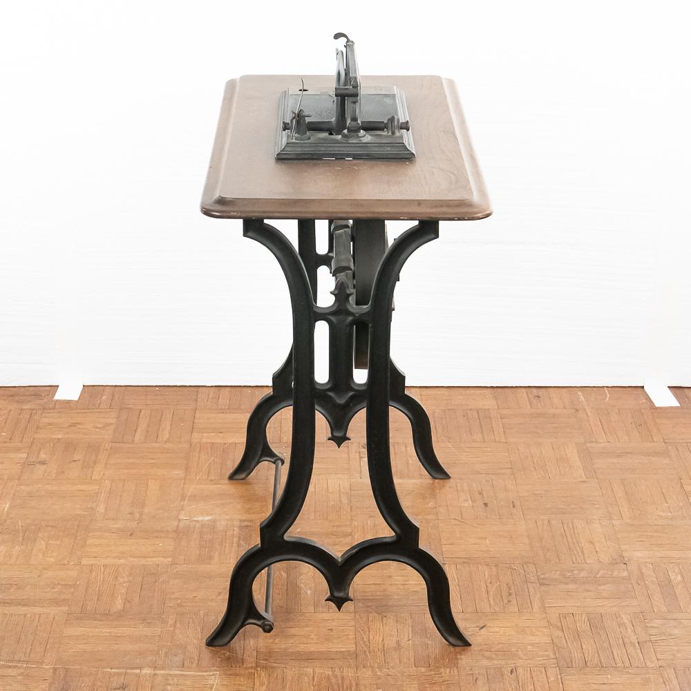 Grover & Baker Chain Stitcher Sewing Mach. & Table