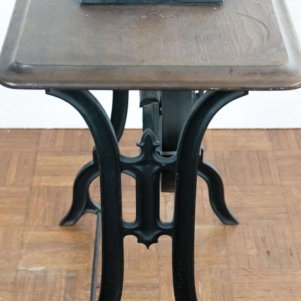 Grover & Baker Chain Stitcher Sewing Mach. & Table