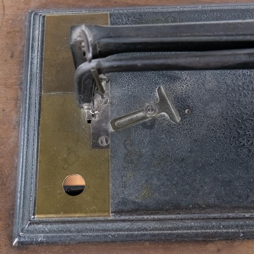 Grover & Baker Chain Stitcher Sewing Mach. & Table