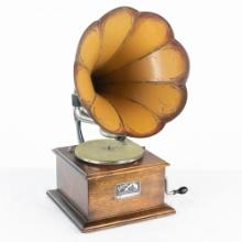 Victor Type O Disc Horn Phonograph