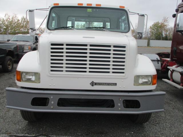 2000 International 4700 Single Axle Flat Bed Truck