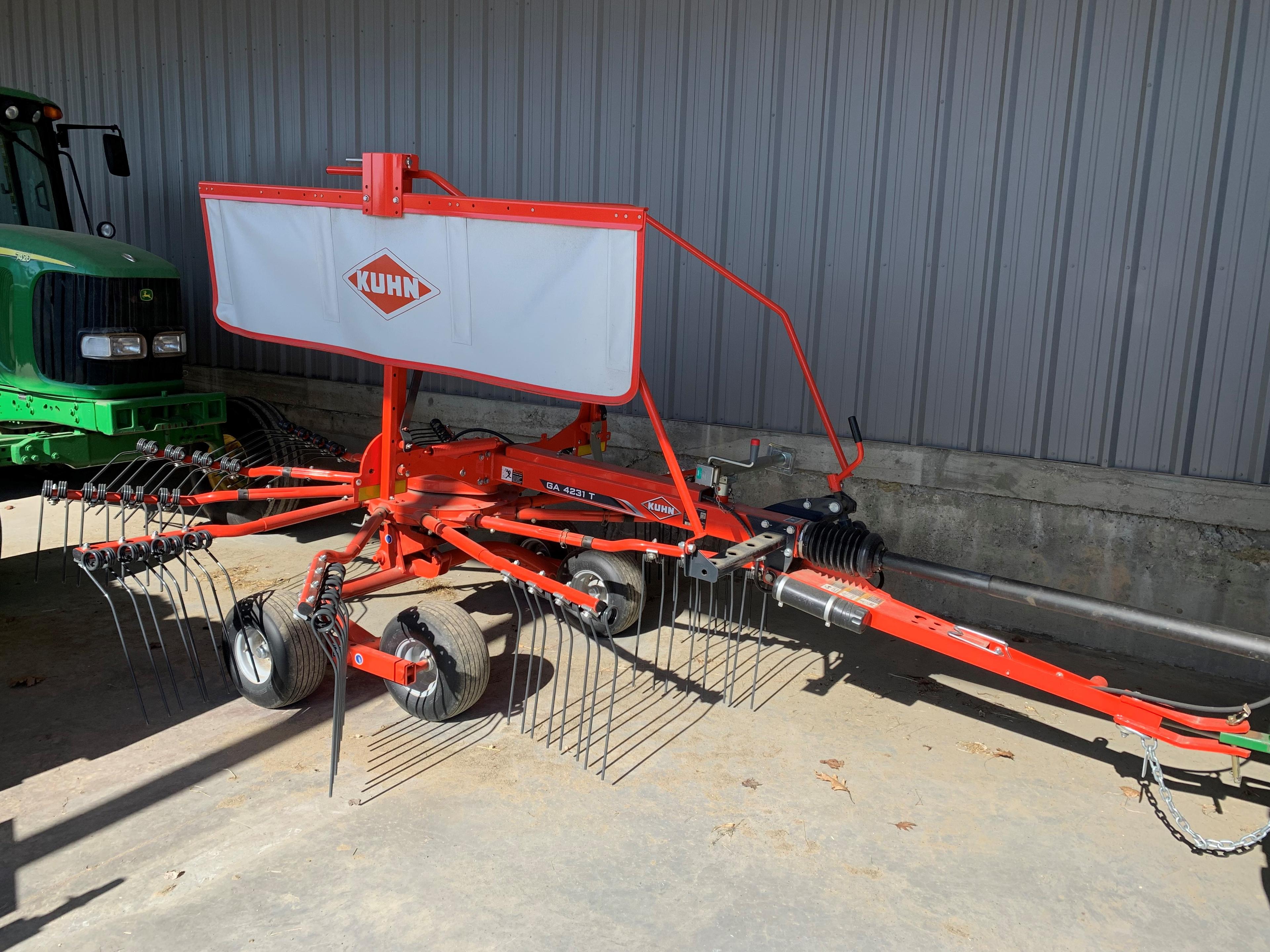 Kuhn GA 4231T Rotary Rake