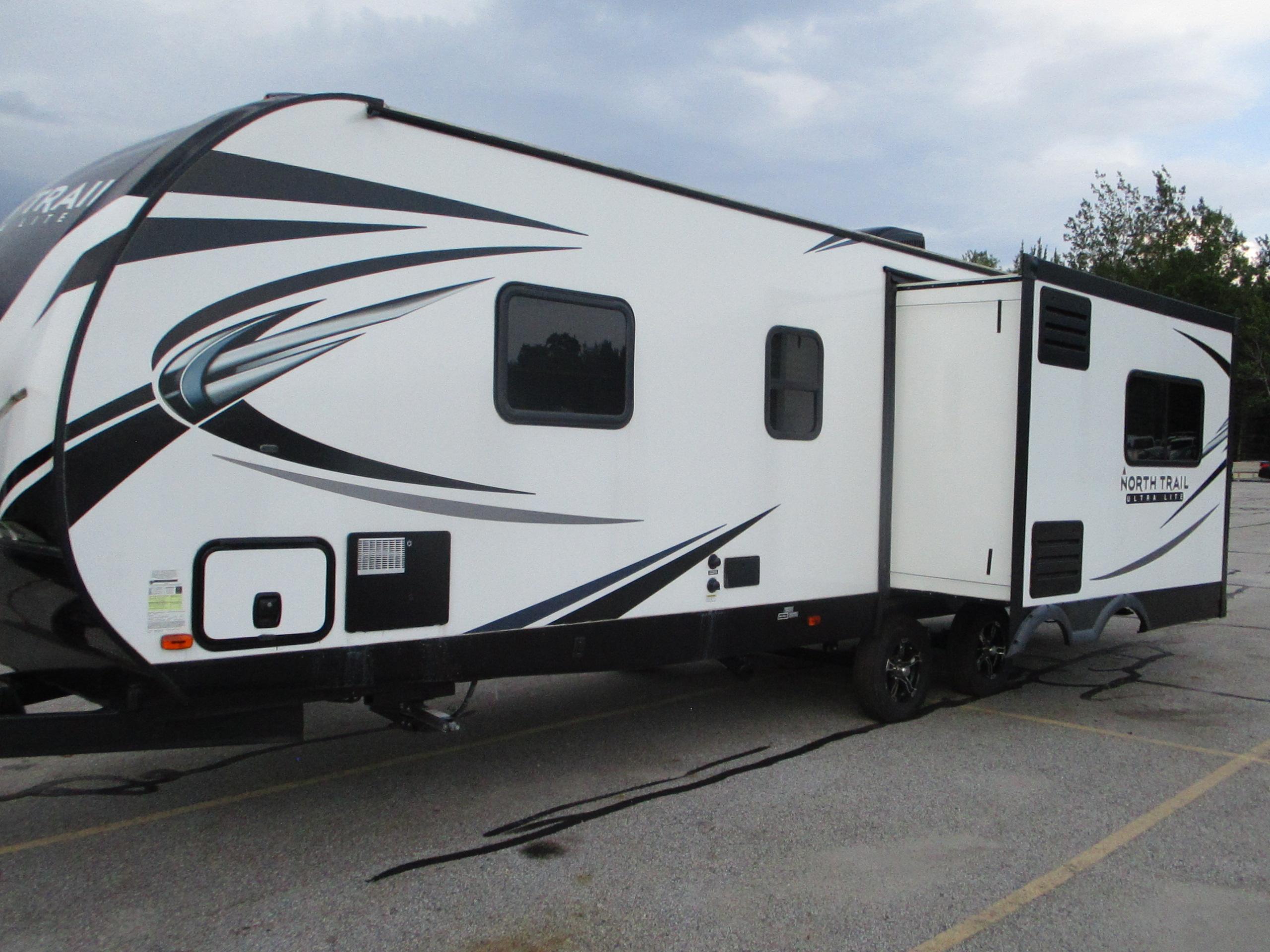 2021 North Trail Ultra Lite Camper