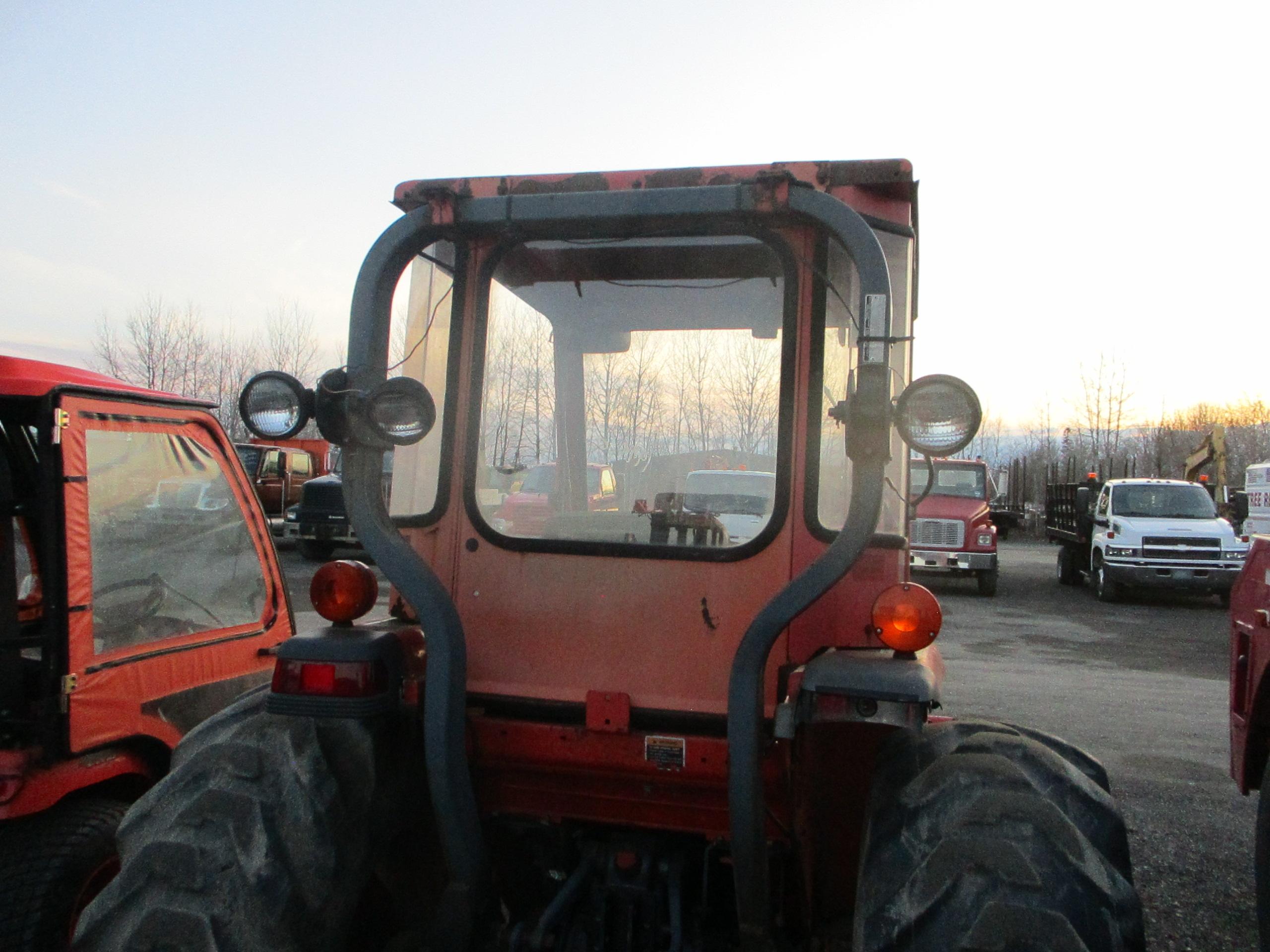 1999 Kubota L3710