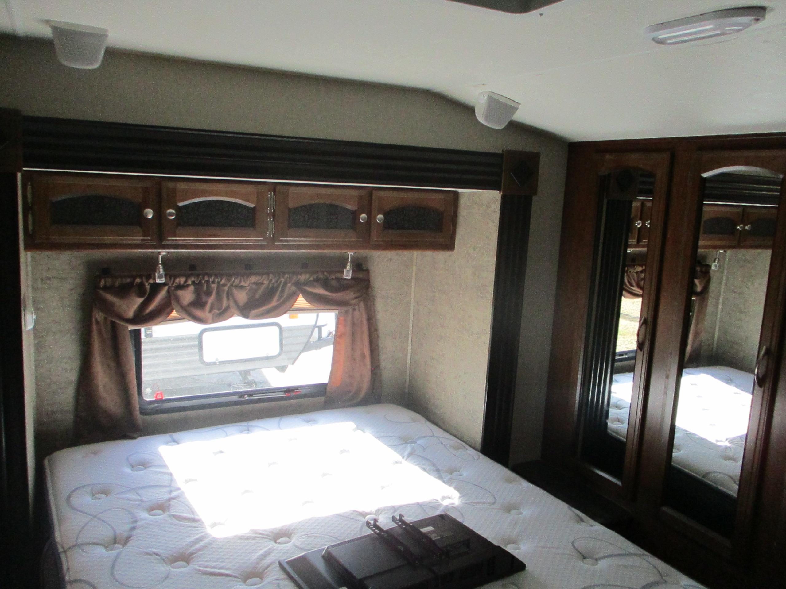 2016 Coachman Freedom Express Camper