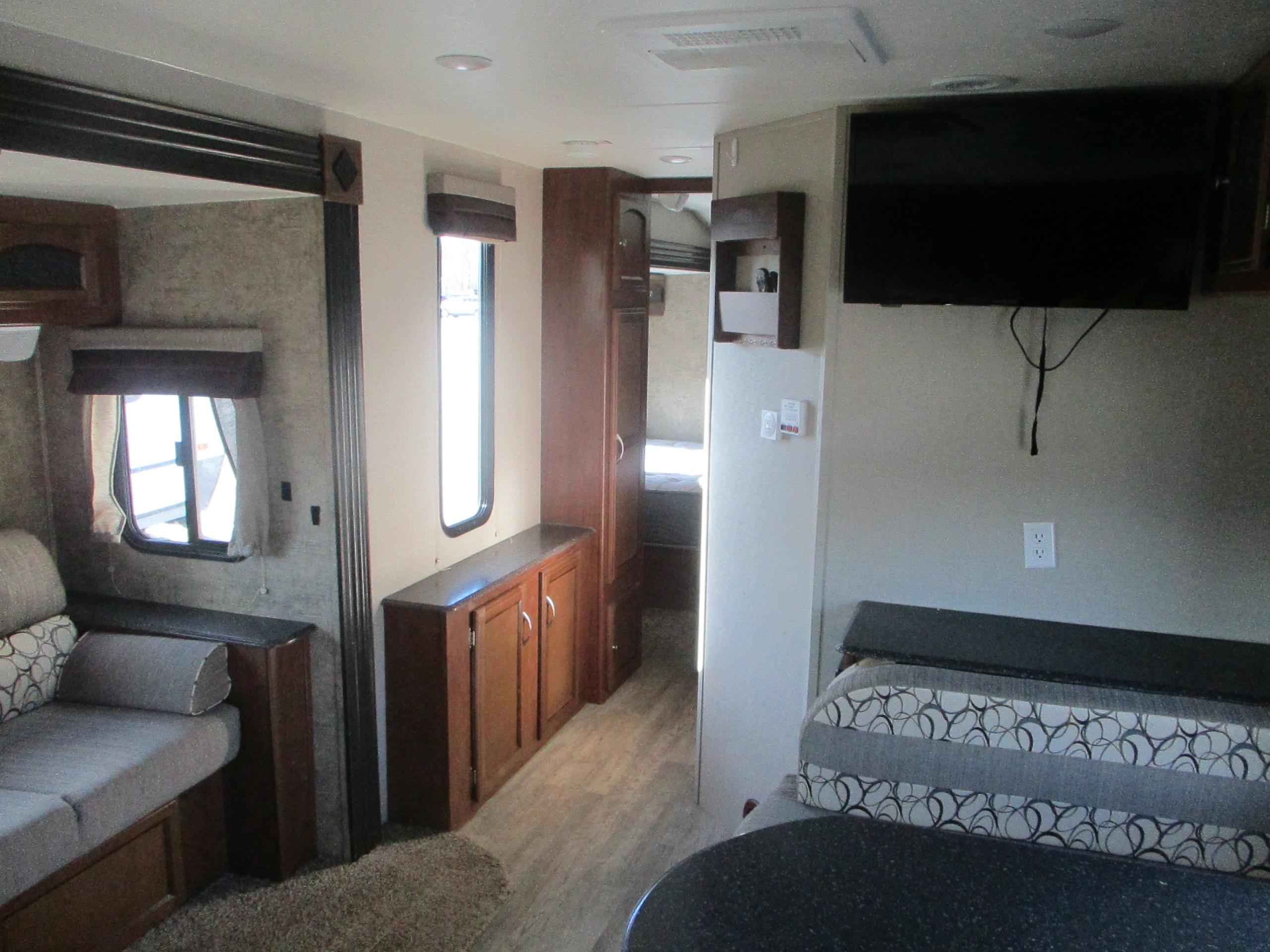 2016 Coachman Freedom Express Camper