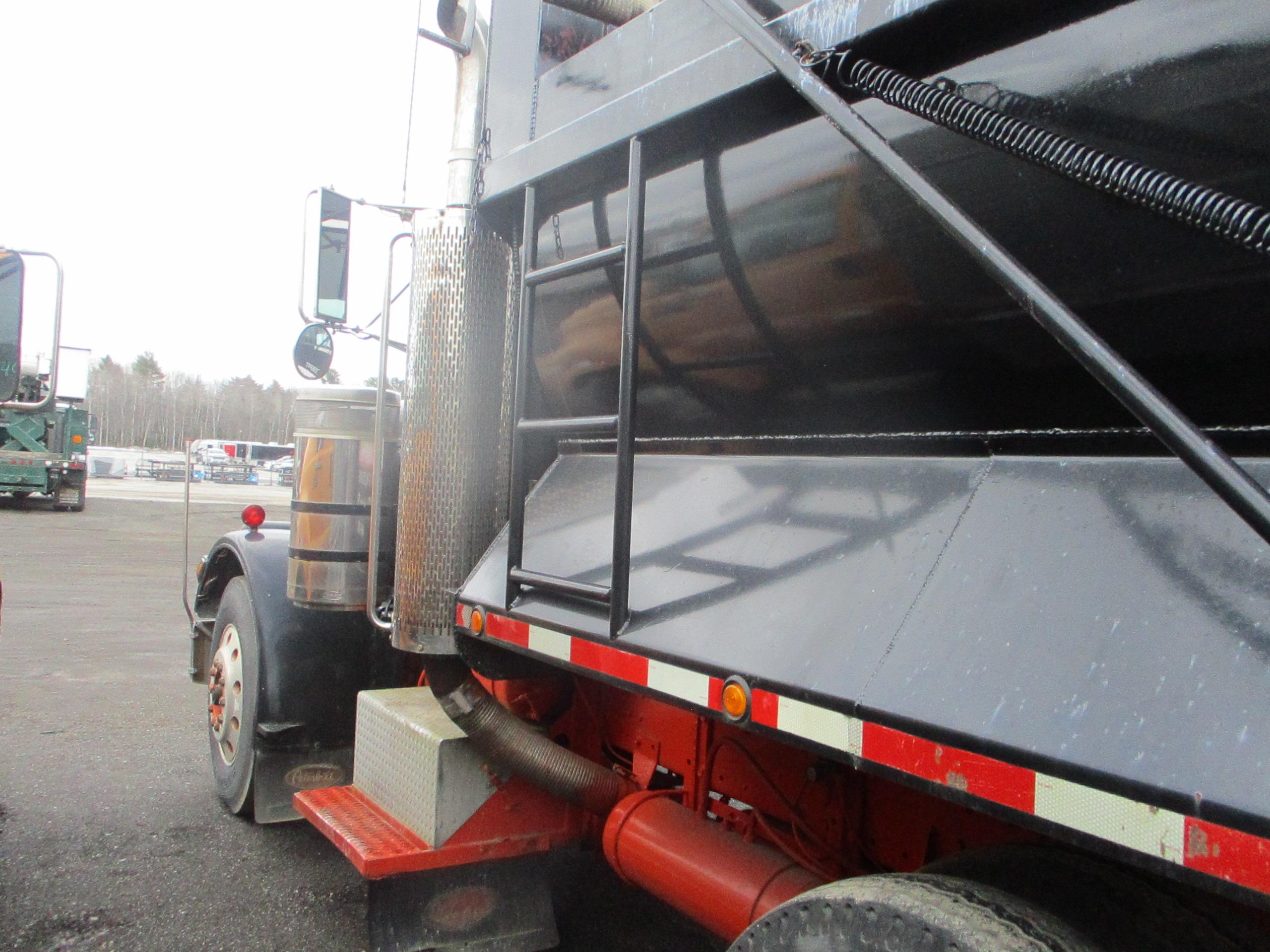 1981 Peterbilt Tri-Axle Dump Truck