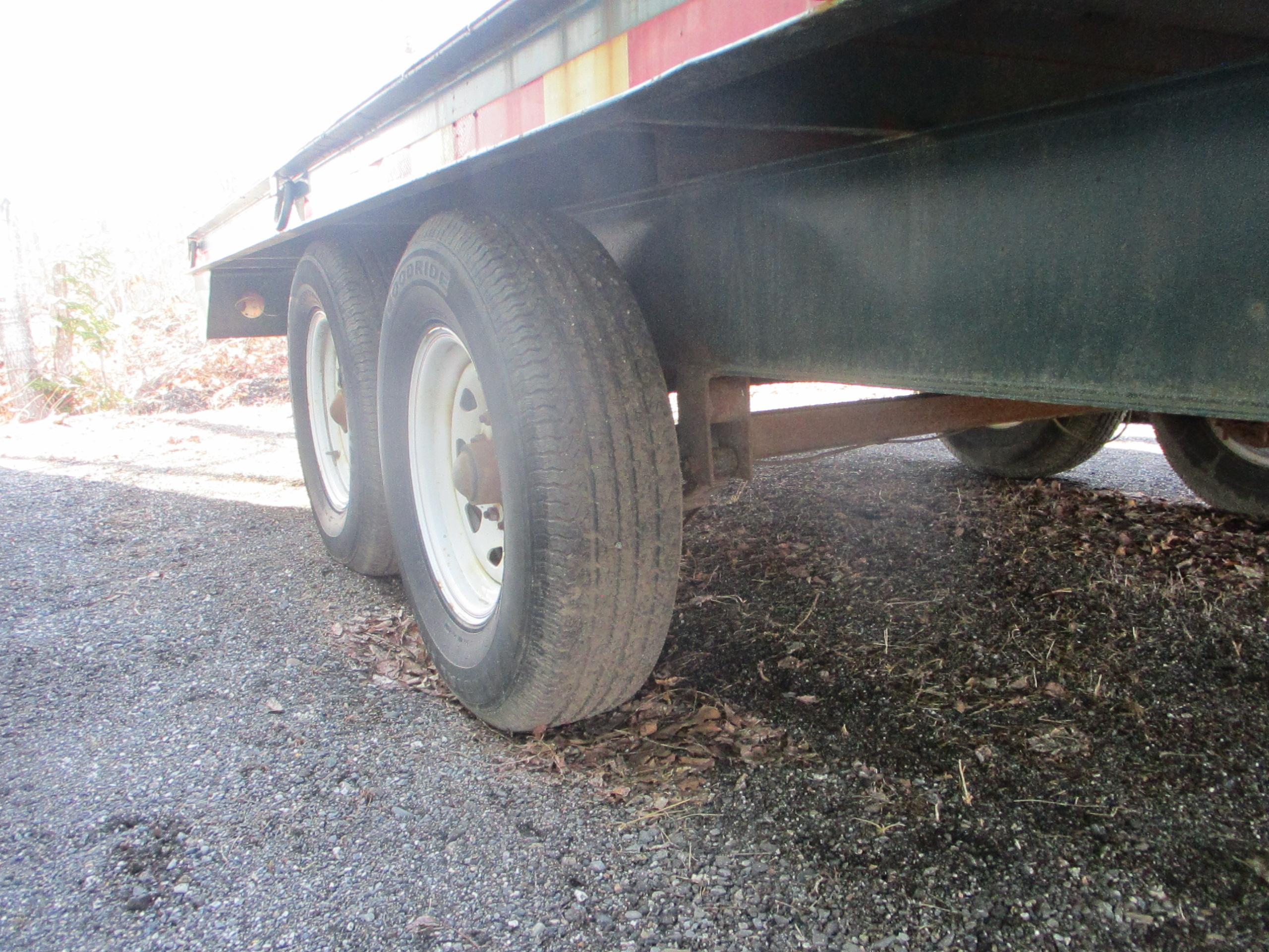 1997 Valley Tri-Axle Log Trailer
