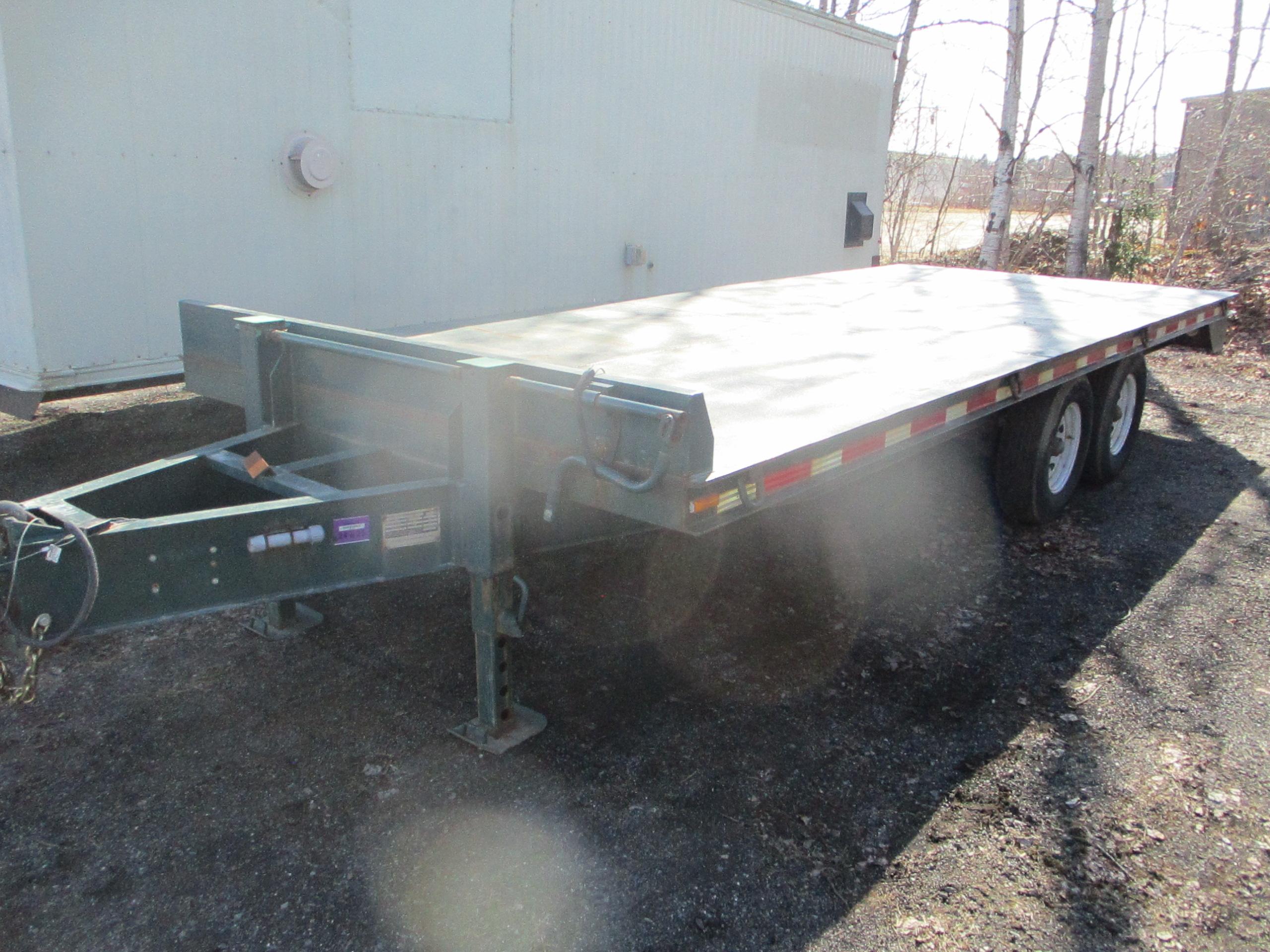 1997 Valley Tri-Axle Log Trailer