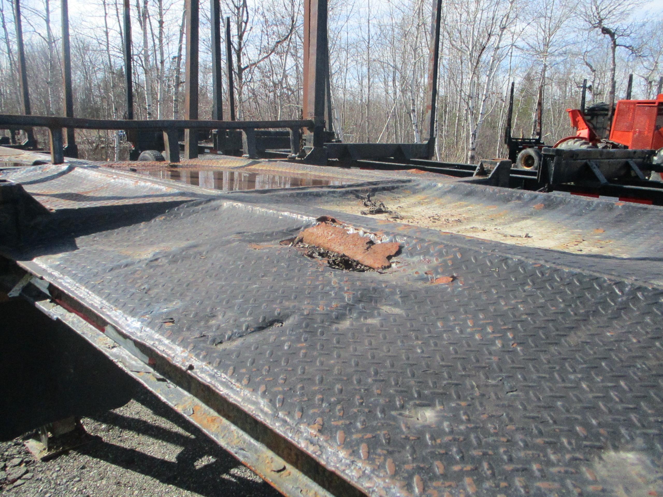 1997 Valley Tri-Axle Log Trailer