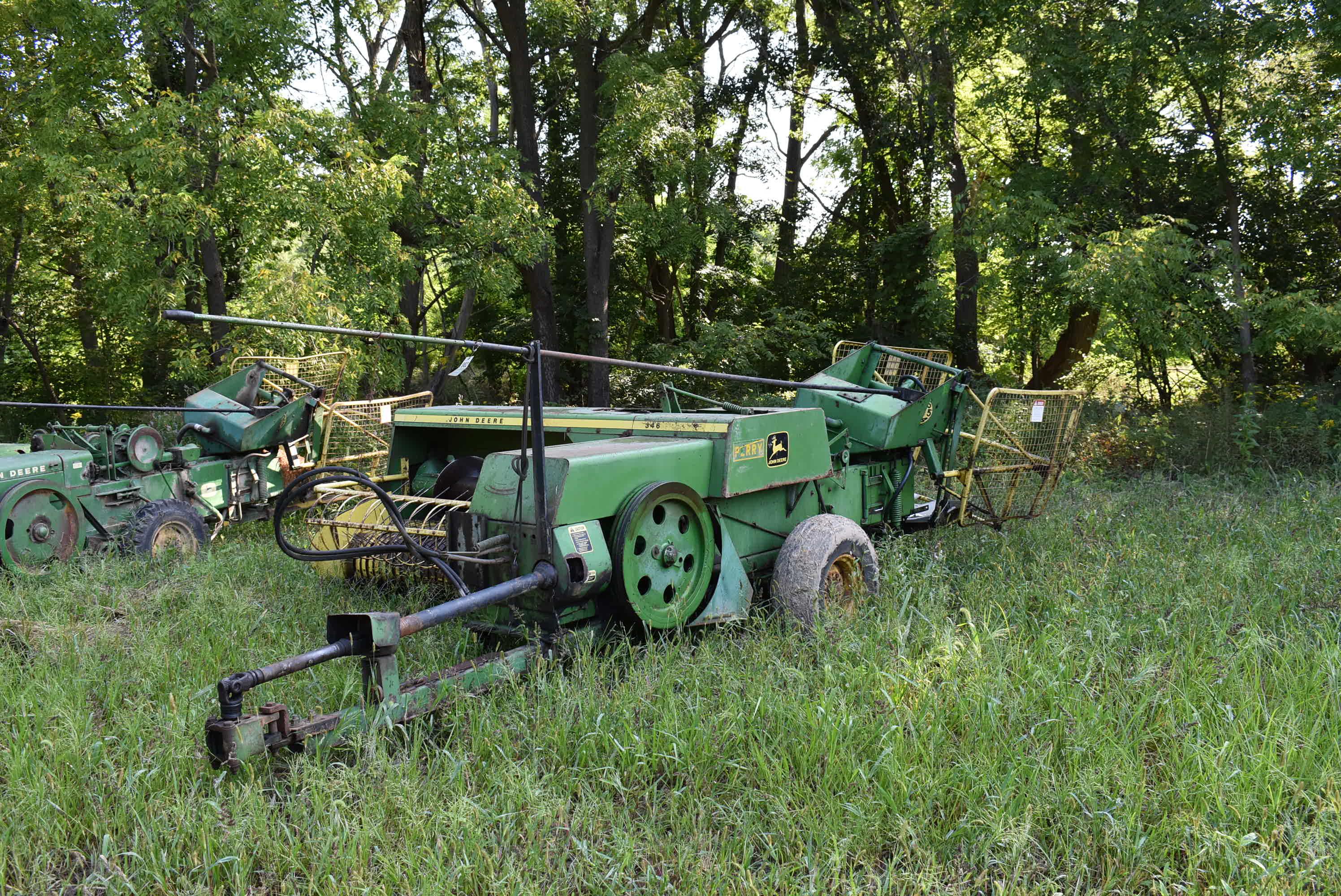 John Deere 346 wire baler w/kicker