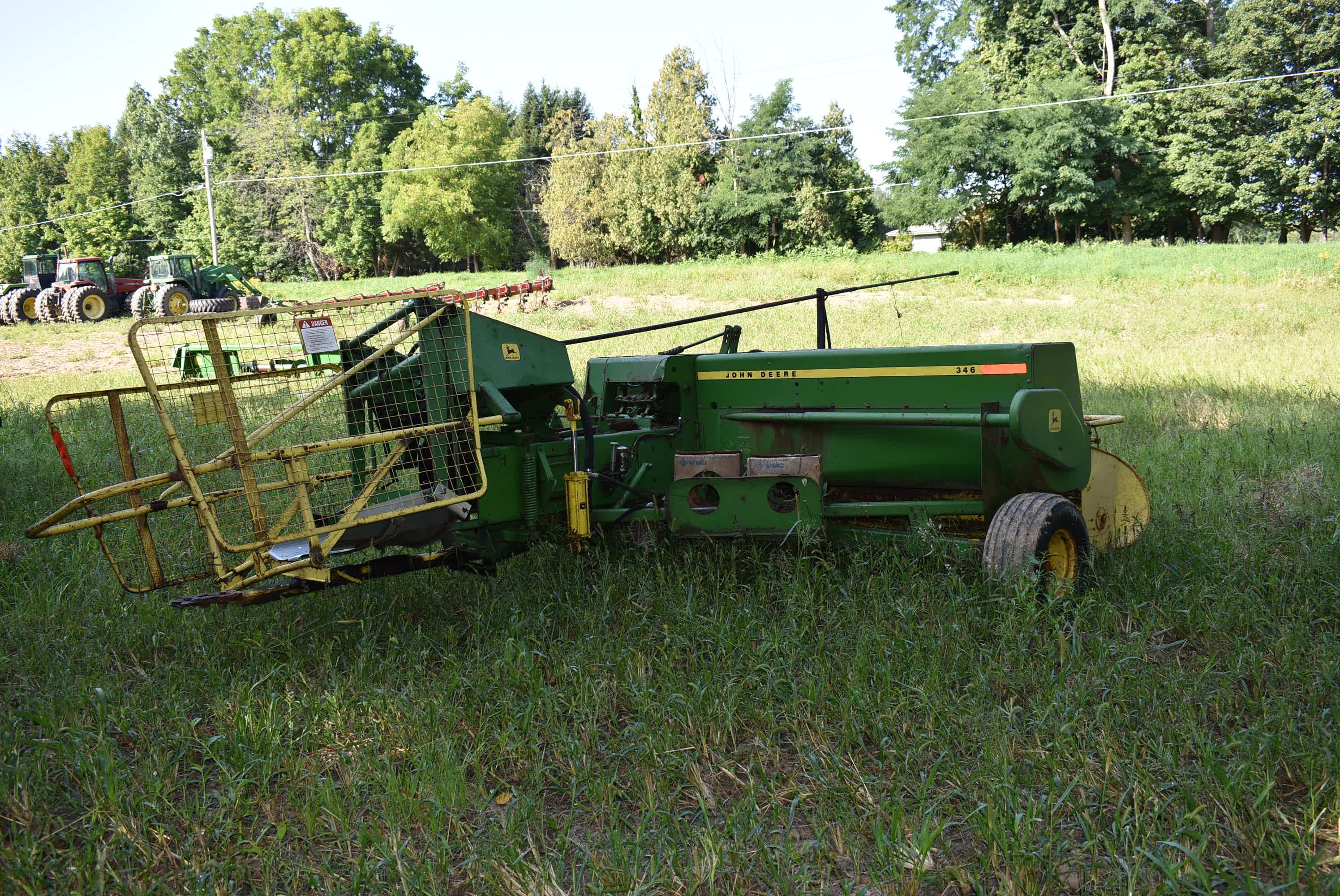 John Deere 346 wire baler w/kicker