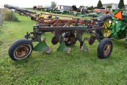 John Deere 620 3-btm Trailer Plow w/Coulters