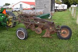 John Deere 620 3-btm Trailer Plow w/Coulters
