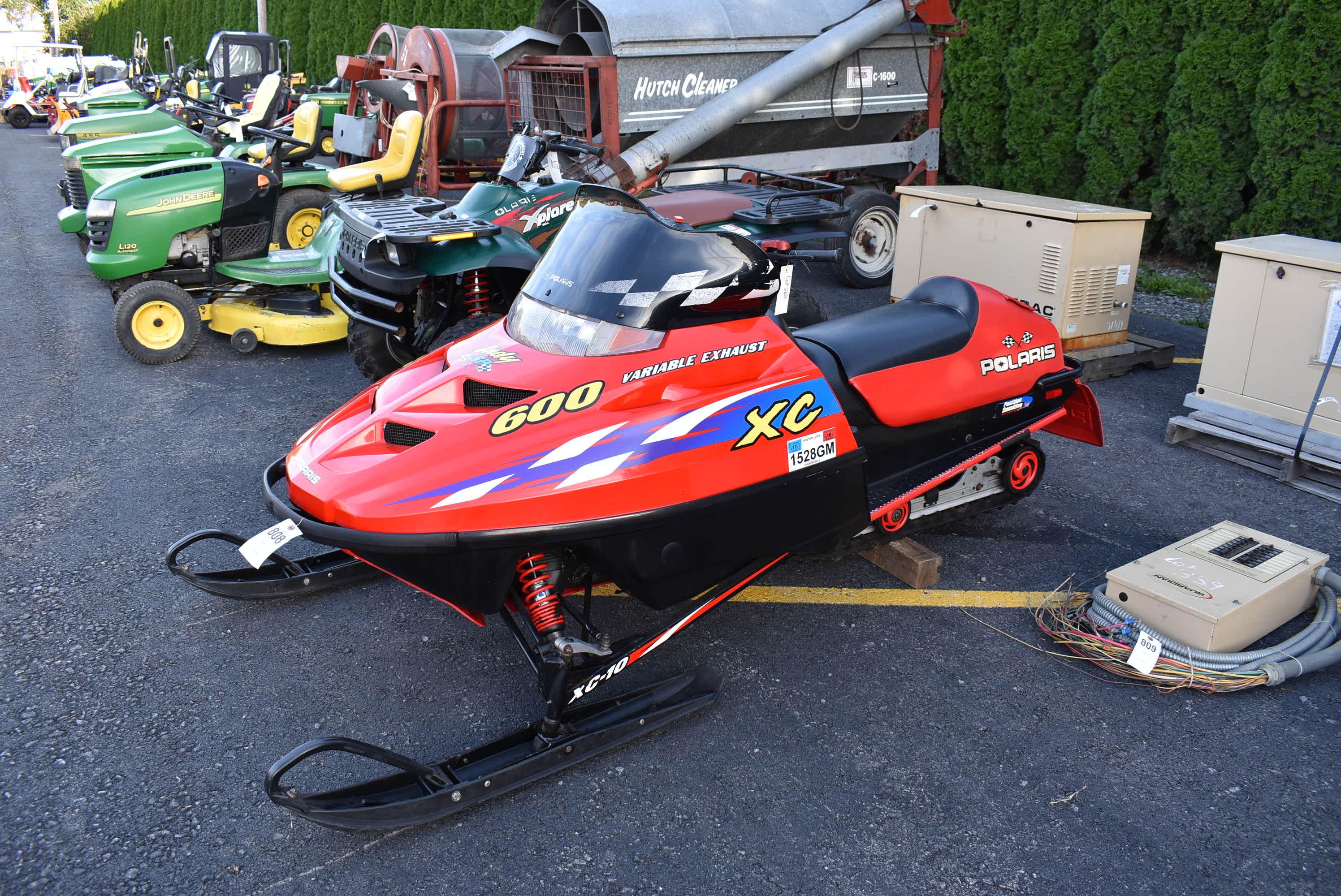 Polaris 600 XC Variable Exhaust Snowmobile, 2,436 m