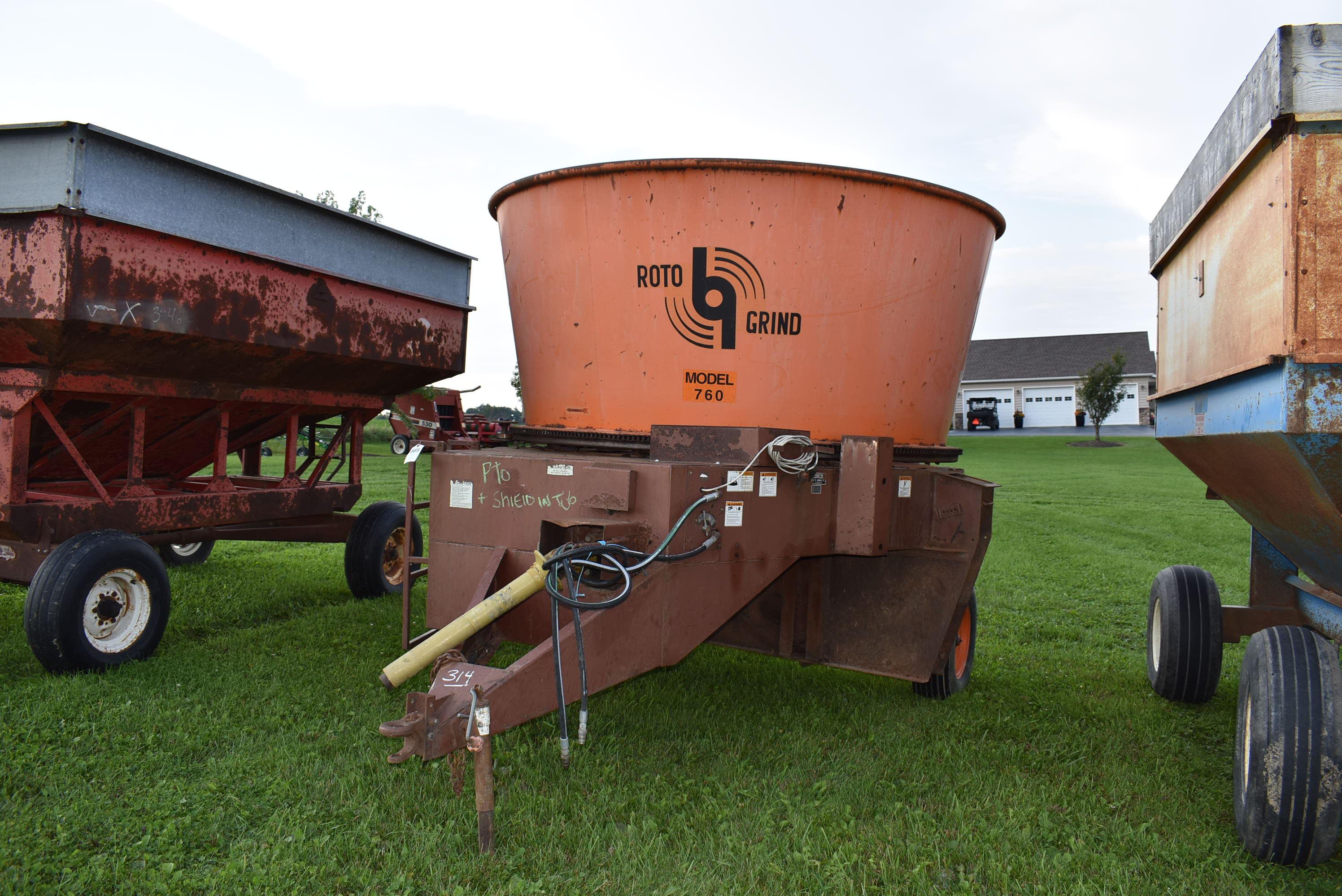 RotoGrind Model 760 Bale Chopper