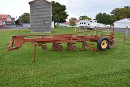 Massey Ferguson 880 4-btm Plow w/Hyd. Reset