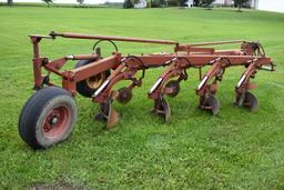 Massey Ferguson 880 4-btm Plow w/Hyd. Reset