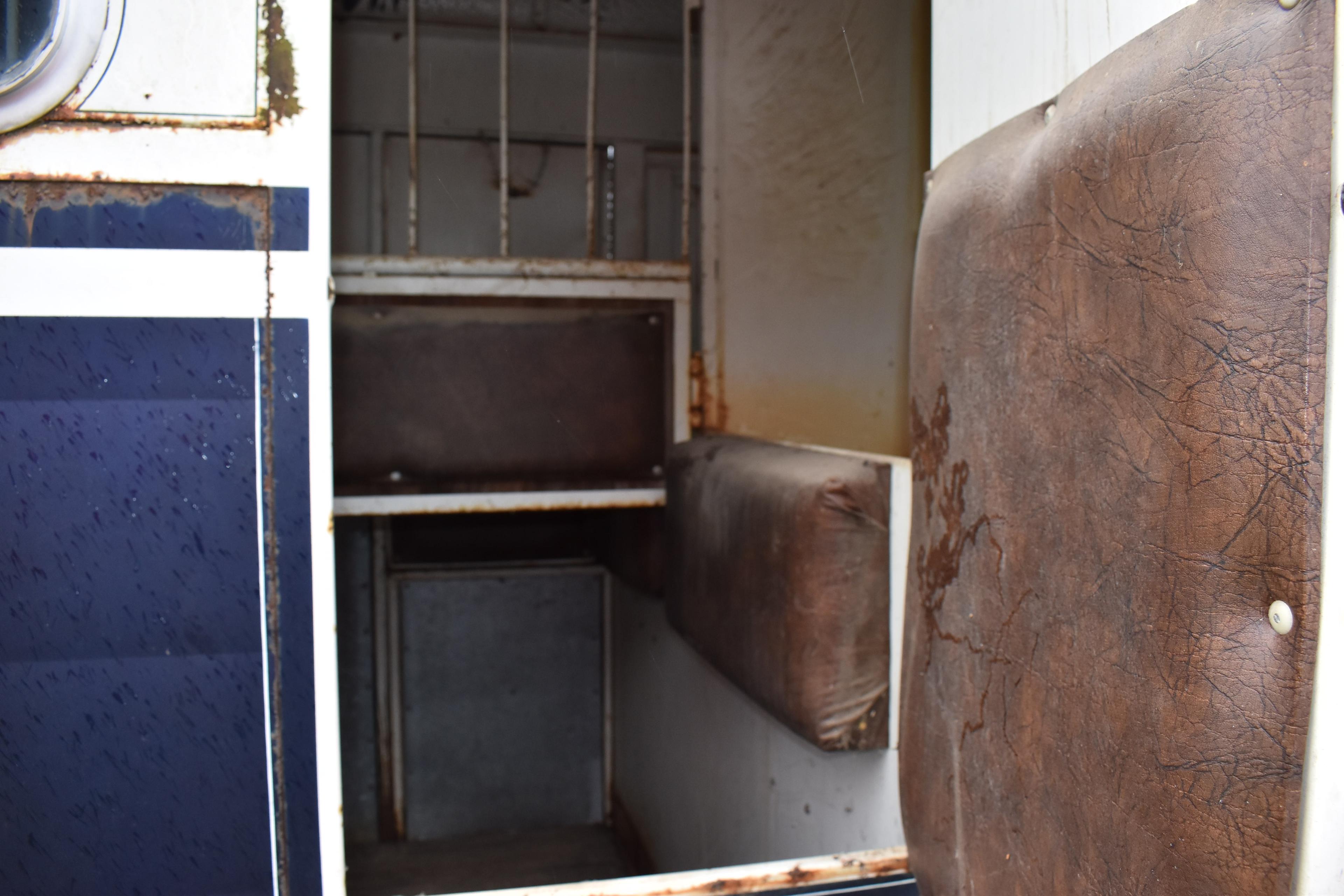2-horse trailer, 12', no title
