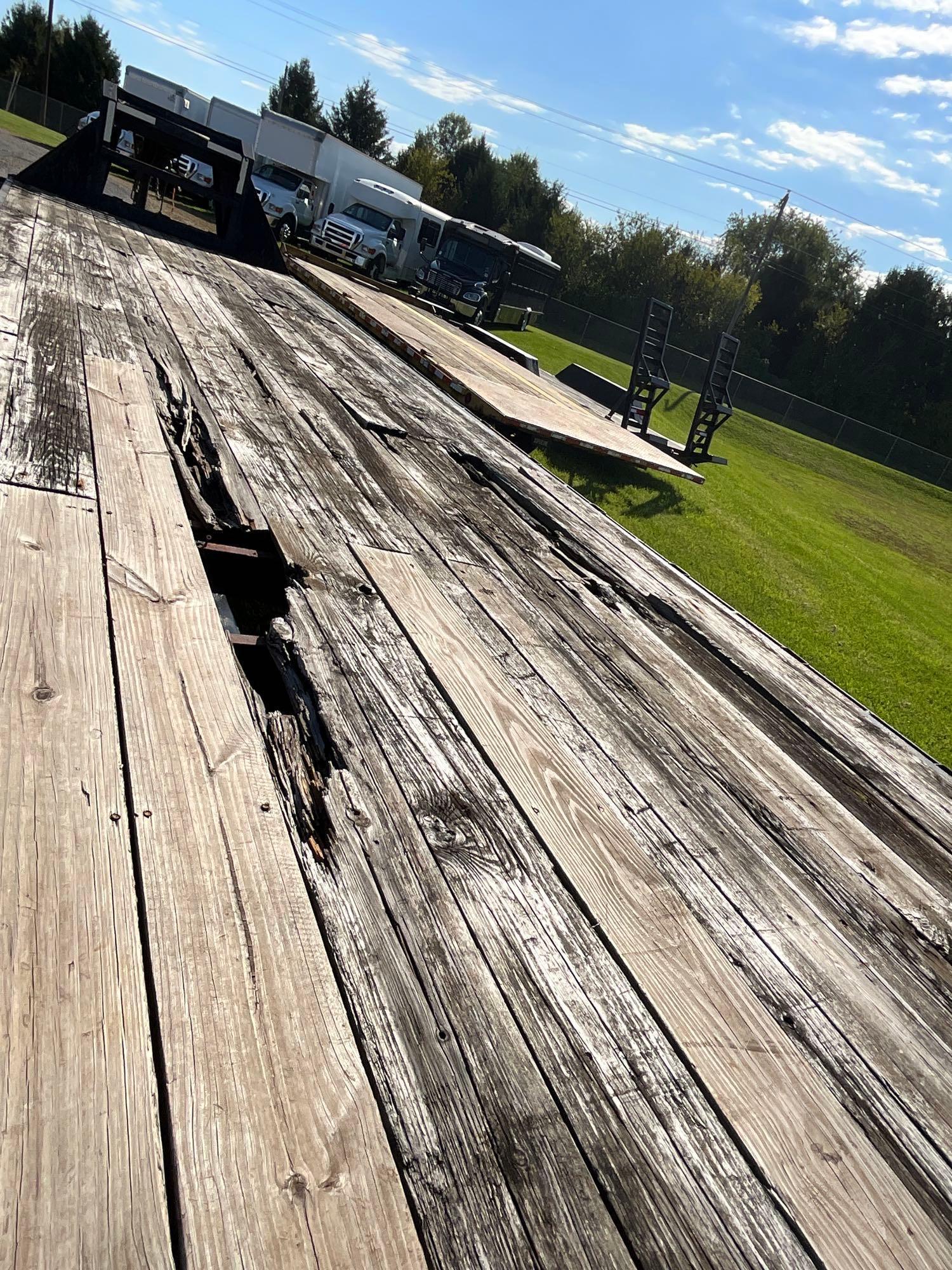 2008 Load-Max 40' Gooseneck Trailer, Tandem Axle, Storage Box, Rub Rails, VIN: 5LBGF402581013202