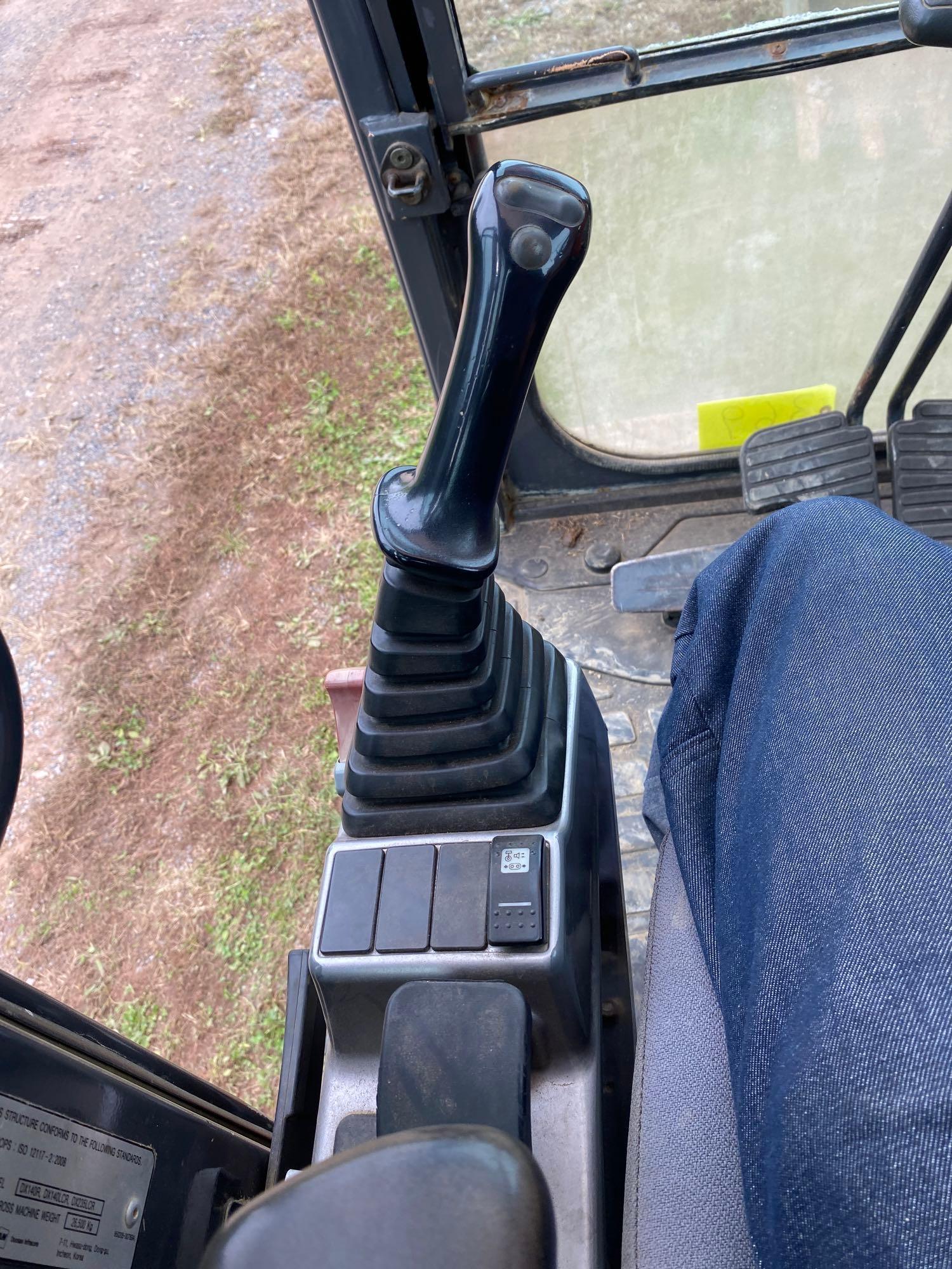 Doosan DX140 CR, Cab, Heat, AC, Plumbed, Coupler, GP Bucket, SN: 005772, Hours: 4931