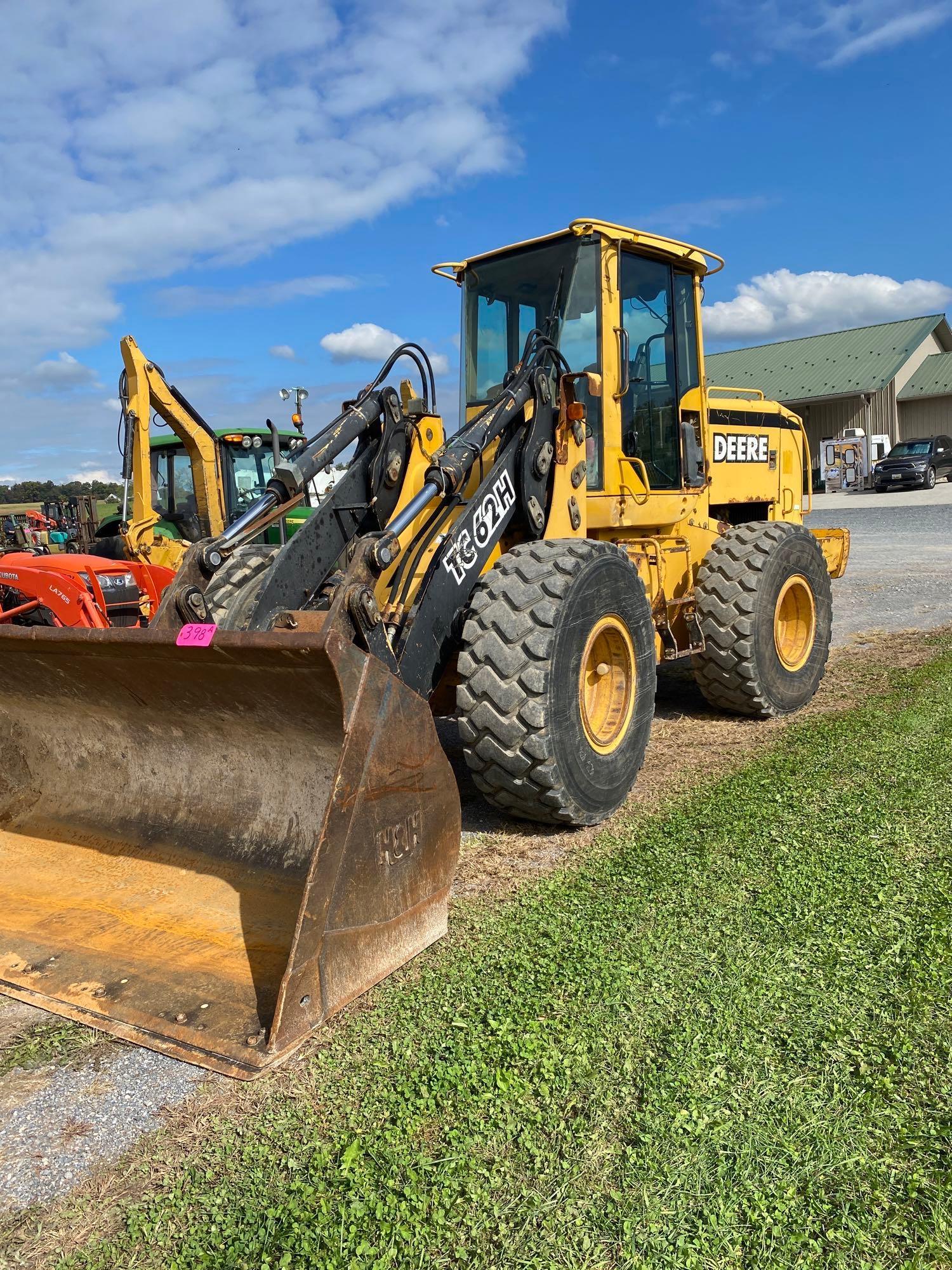 John Deere TC 62H, Cab, Heat, AC, 3rd Valve, Coupler, GP Bucket, 20.5R25 Rubber, SN: 573351, Hours: