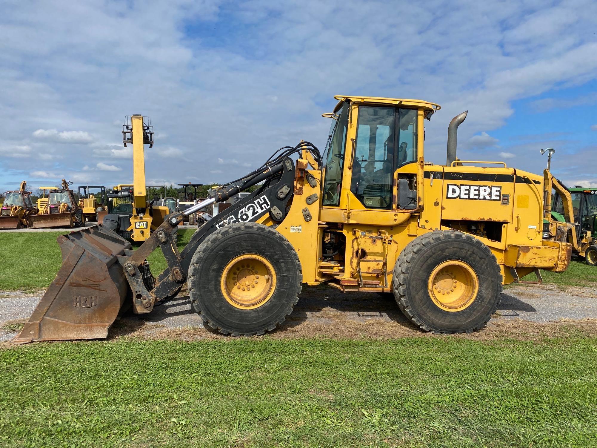 John Deere TC 62H, Cab, Heat, AC, 3rd Valve, Coupler, GP Bucket, 20.5R25 Rubber, SN: 573351, Hours: