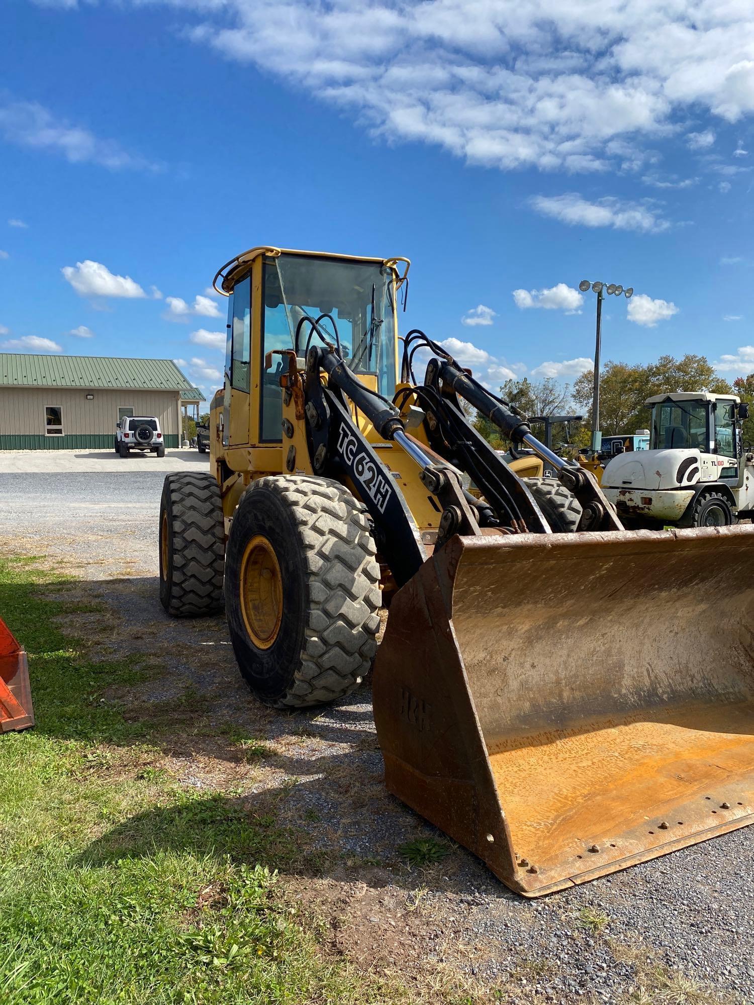 John Deere TC 62H, Cab, Heat, AC, 3rd Valve, Coupler, GP Bucket, 20.5R25 Rubber, SN: 573351, Hours: