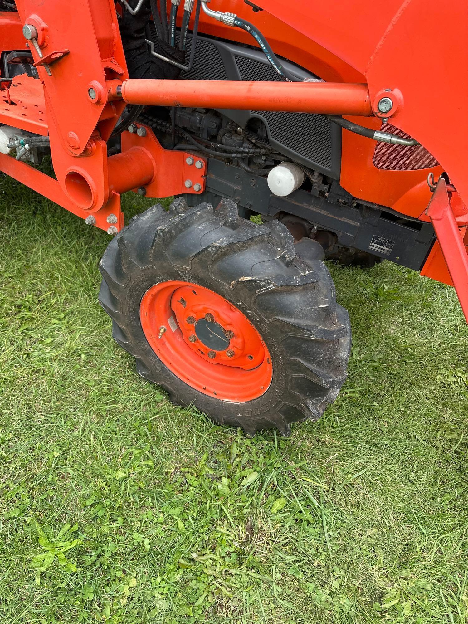 Kubota L4701 w/ LA765, SS Quick Attach, 3 PT PTO, 4x4, Hydstat, SN: L4701D59139, Hours: 504