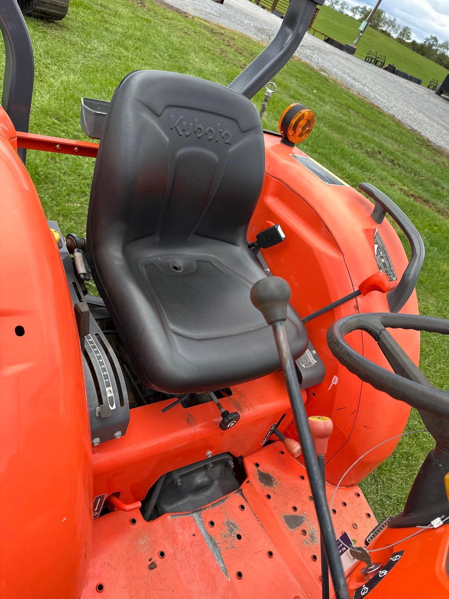 Kubota L4701 w/ LA765, SS Quick Attach, 3 PT PTO, 4x4, Hydstat, SN: L4701D59139, Hours: 504