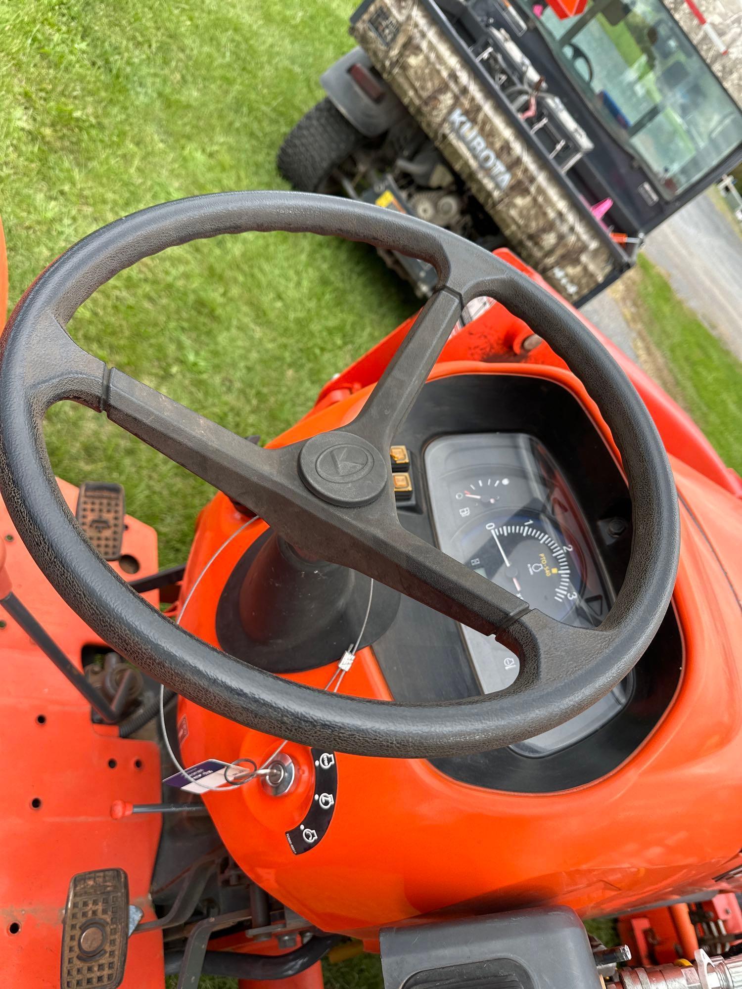 Kubota L4701 w/ LA765, SS Quick Attach, 3 PT PTO, 4x4, Hydstat, SN: L4701D59139, Hours: 504
