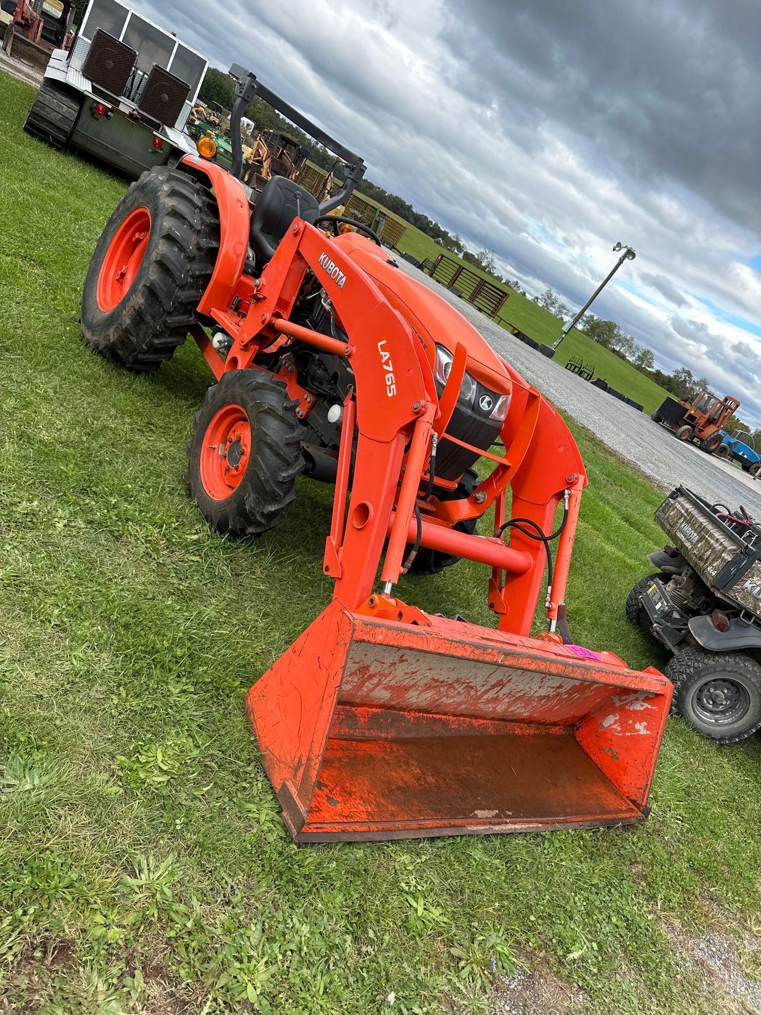Kubota L4701 w/ LA765, SS Quick Attach, 3 PT PTO, 4x4, Hydstat, SN: L4701D59139, Hours: 504