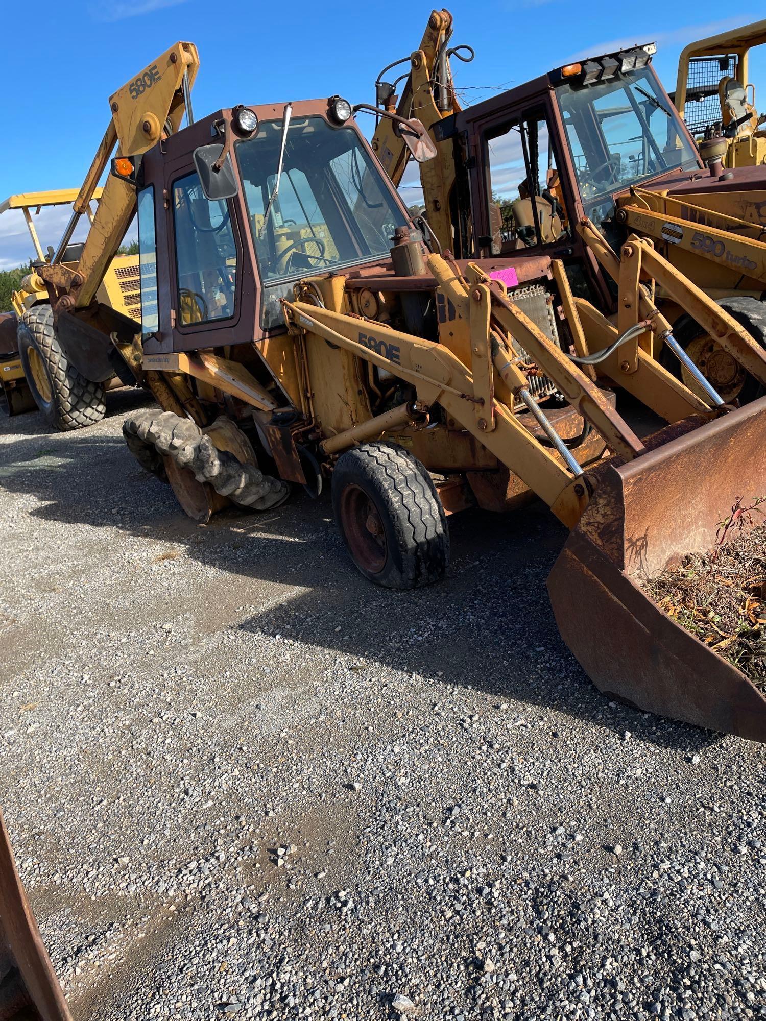 Case 580E, *Does Not Run*, *Missing Parts*, Cab, Front GP Bucket, 2WD, 18" Rear Tooth Bucket,