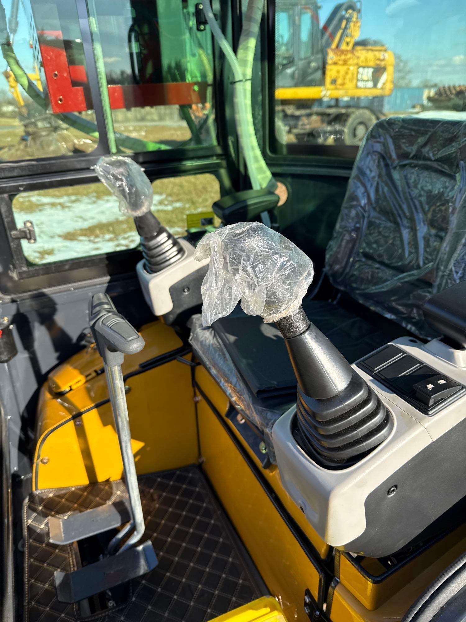 AGT QK18RXS-C Mini Excavator