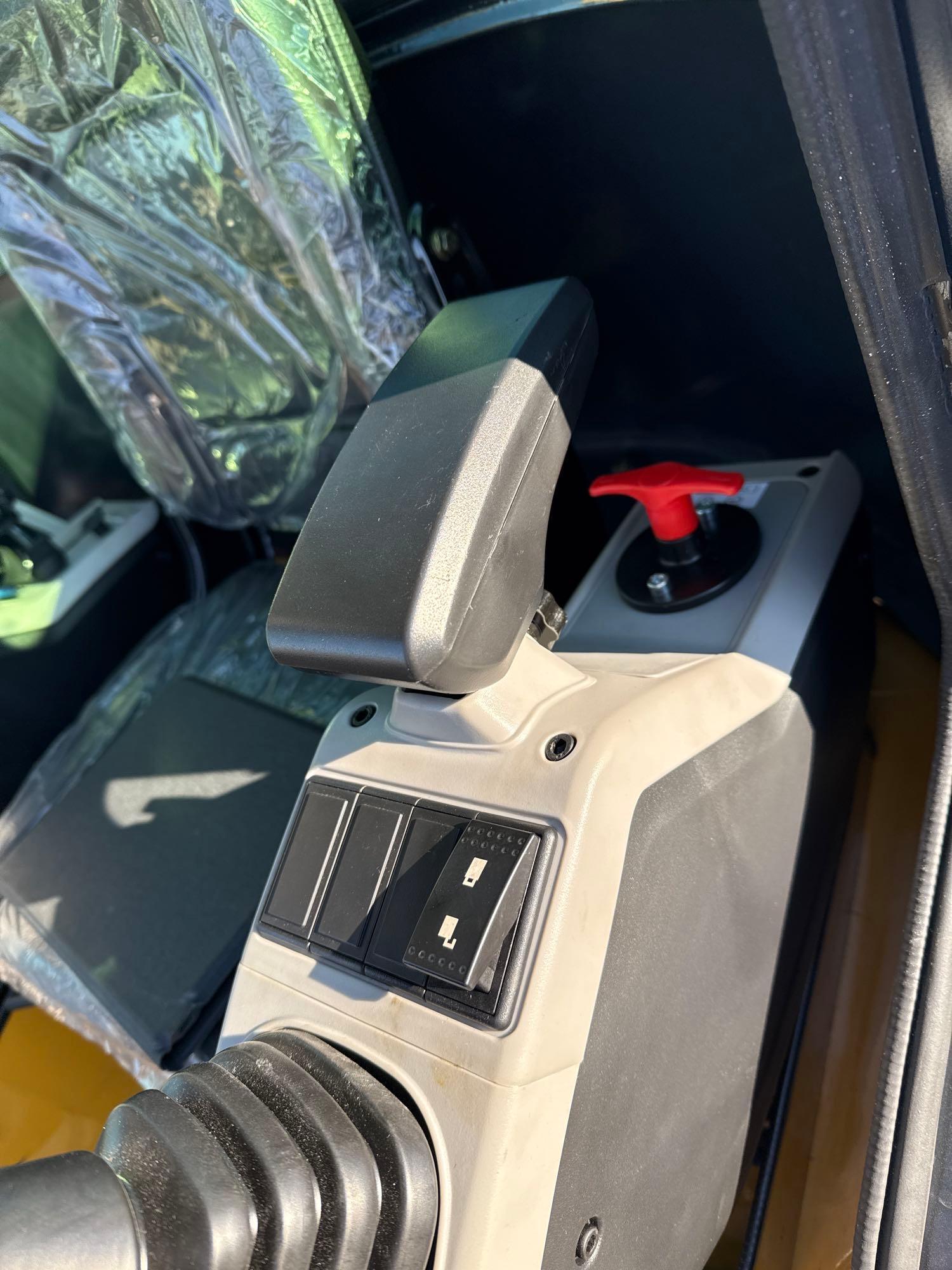 AGT QK18RXS-C Mini Excavator