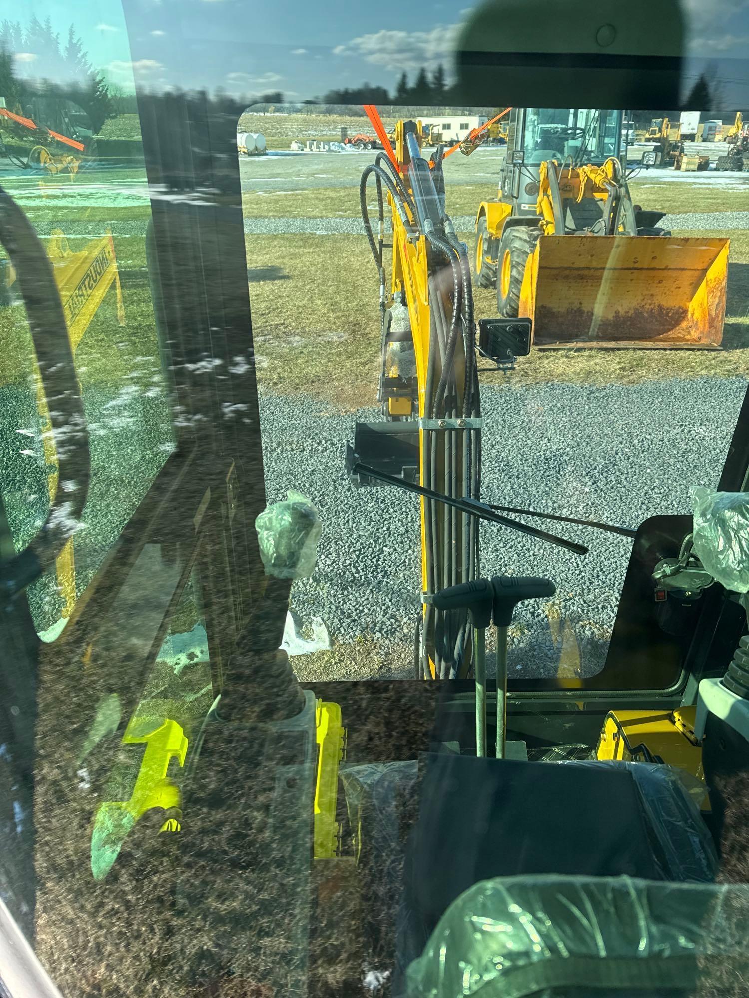 AGT QK18RXS-C Mini Excavator
