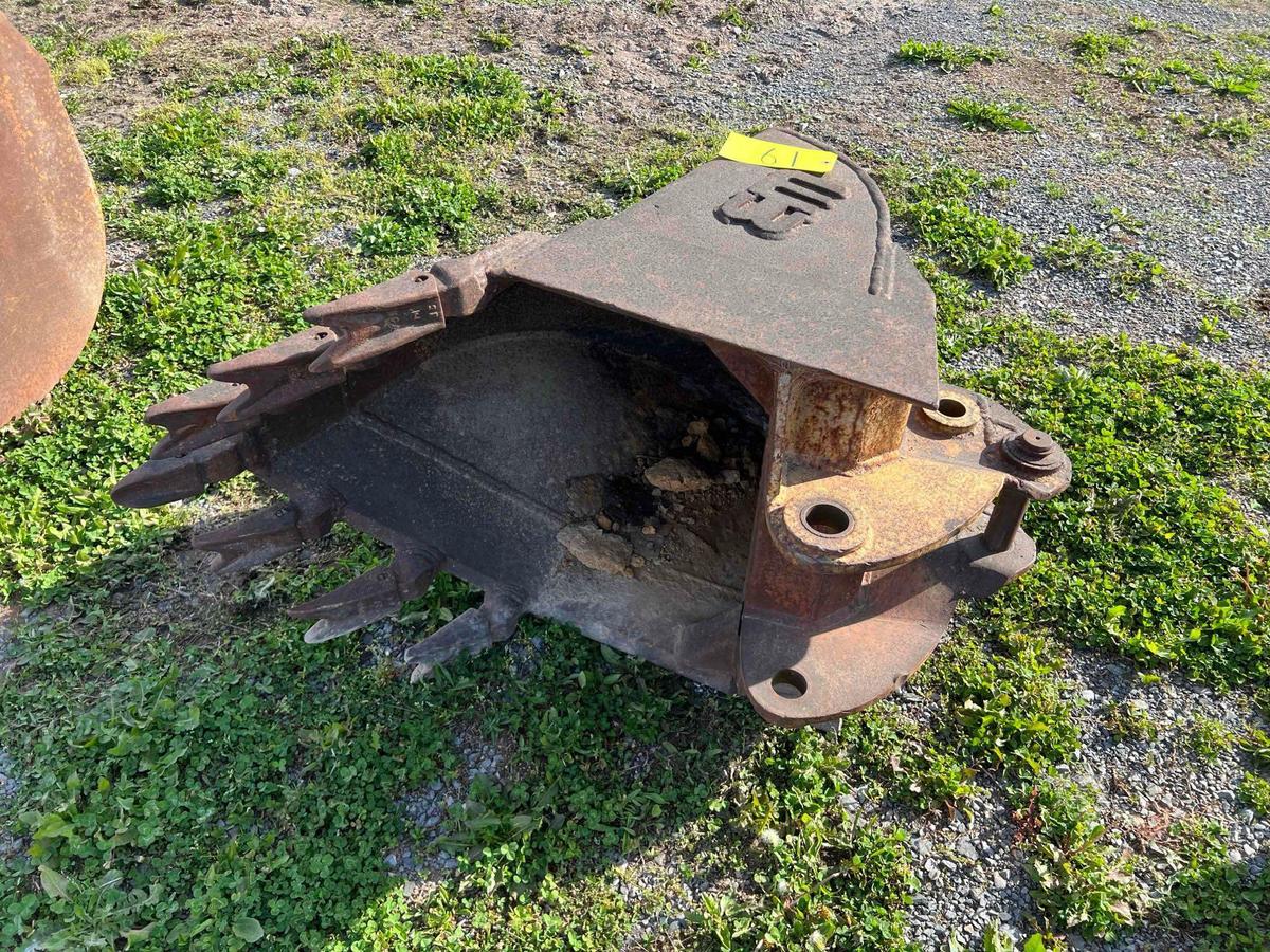 24" WB Excavator Bucket