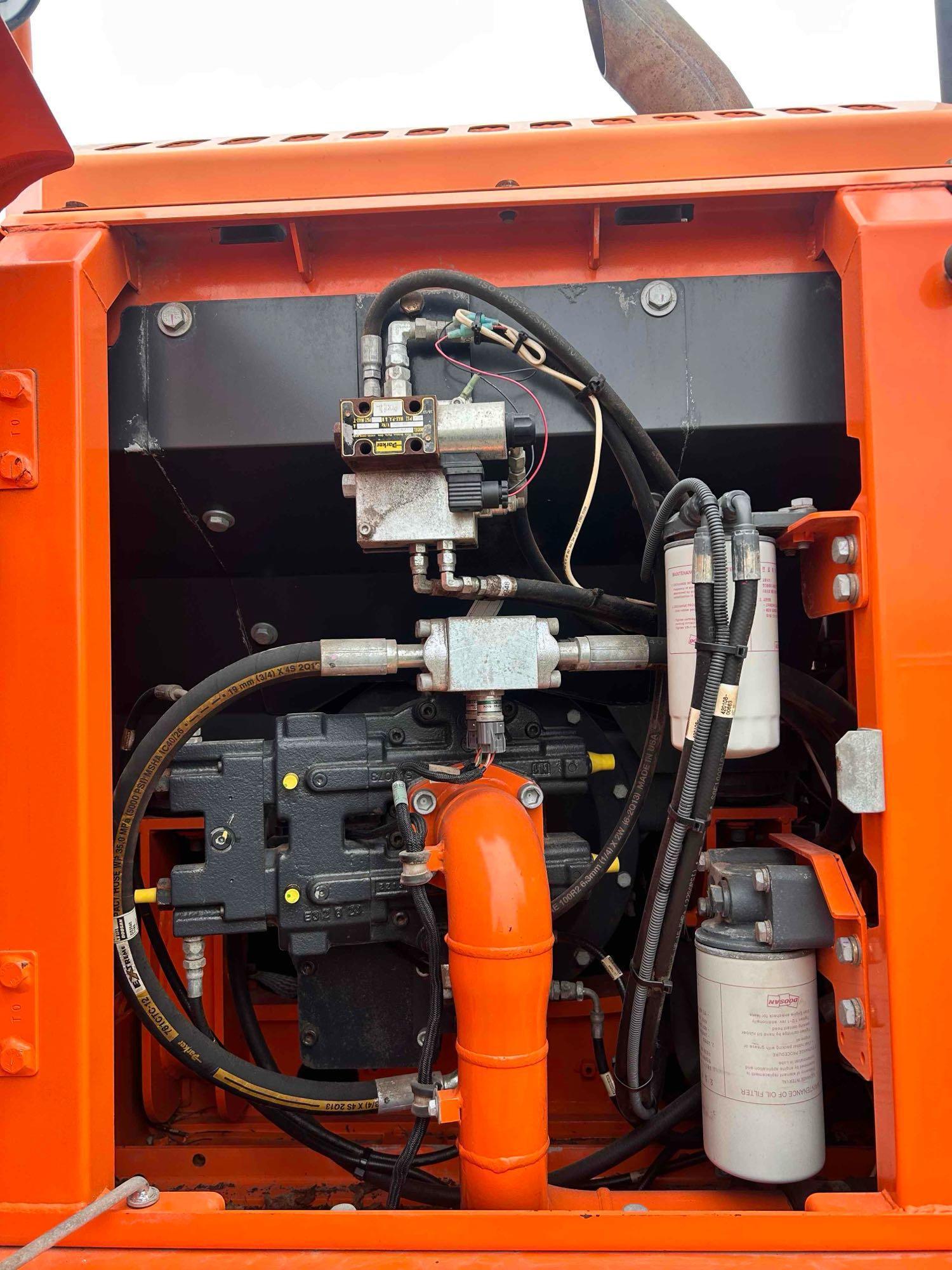 2014 Doosan DX180 LC-3