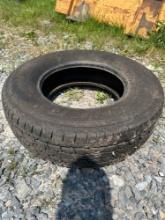 (1) 225/75R16 Tire