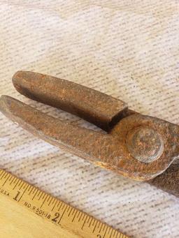 Antique Blacksmith Plain Tongs