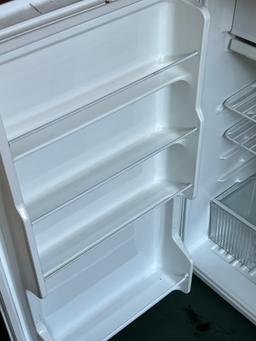 Sanyo 34” Tall Refrigerator with Small Freezer Model SR-367W