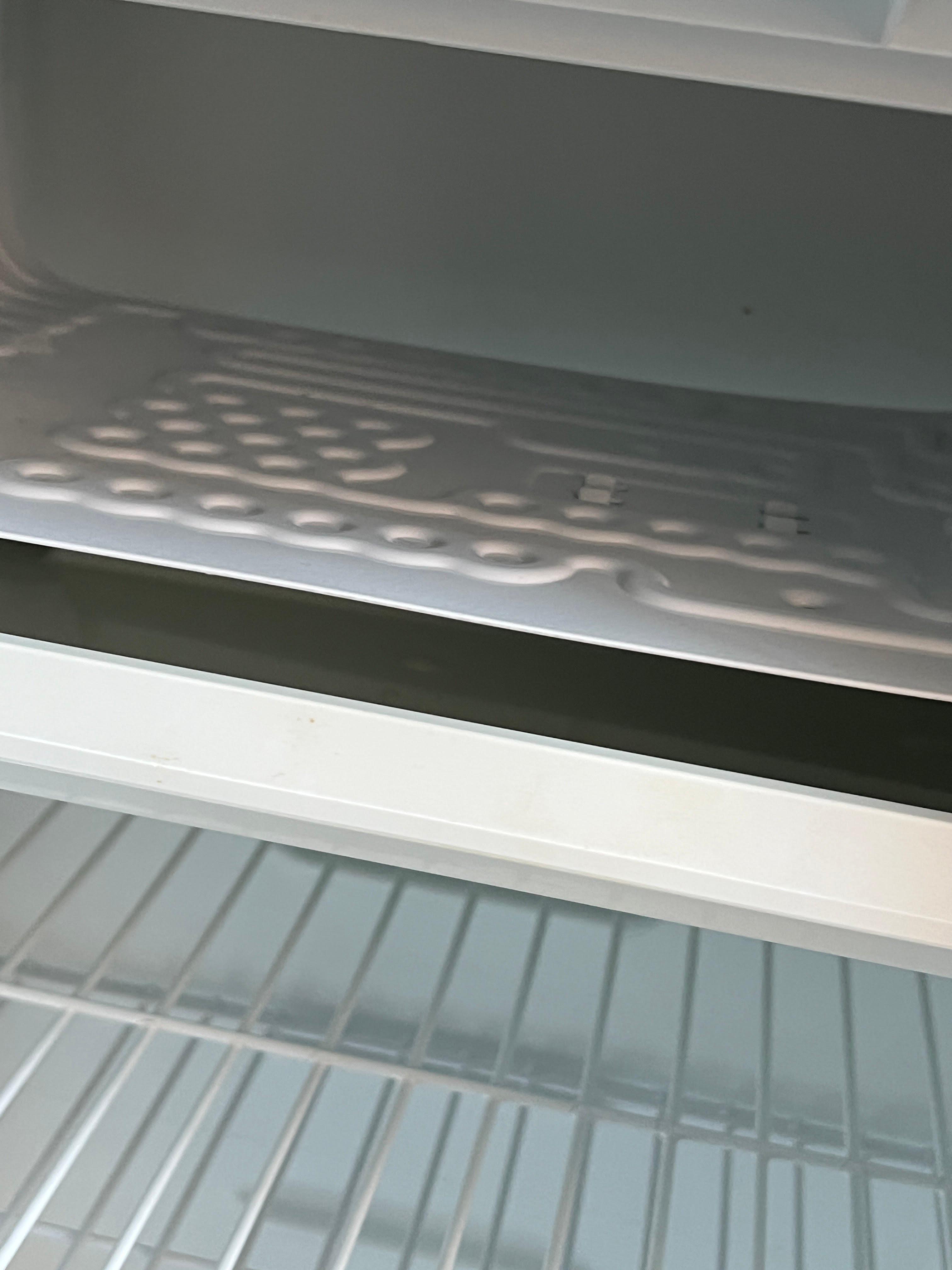 Sanyo 34” Tall Refrigerator with Small Freezer Model SR-367W