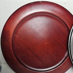 Lot of 4 Charger Plates