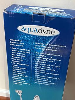 Aquadyne Adjustable Contour Rail Slide Mount with 5 Spray Settings