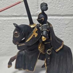 Lot of 2 Schleich Medieval Knights on Horses Toys