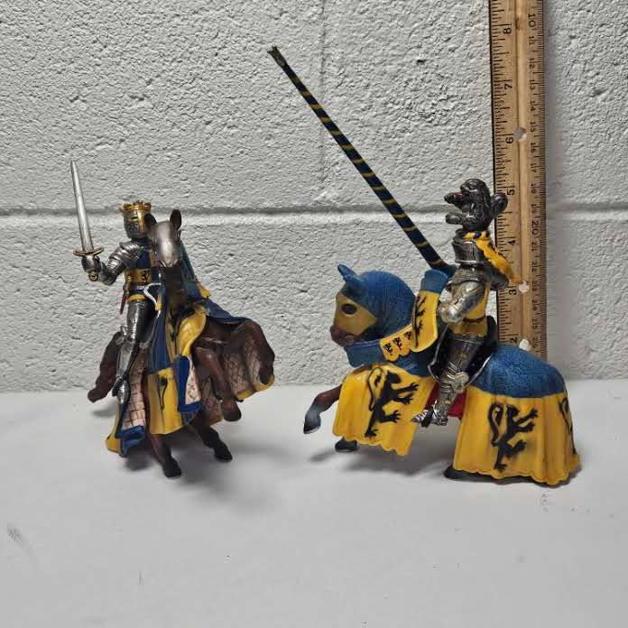 Lot of 2 Schleich Medieval Knights on Horses Toys