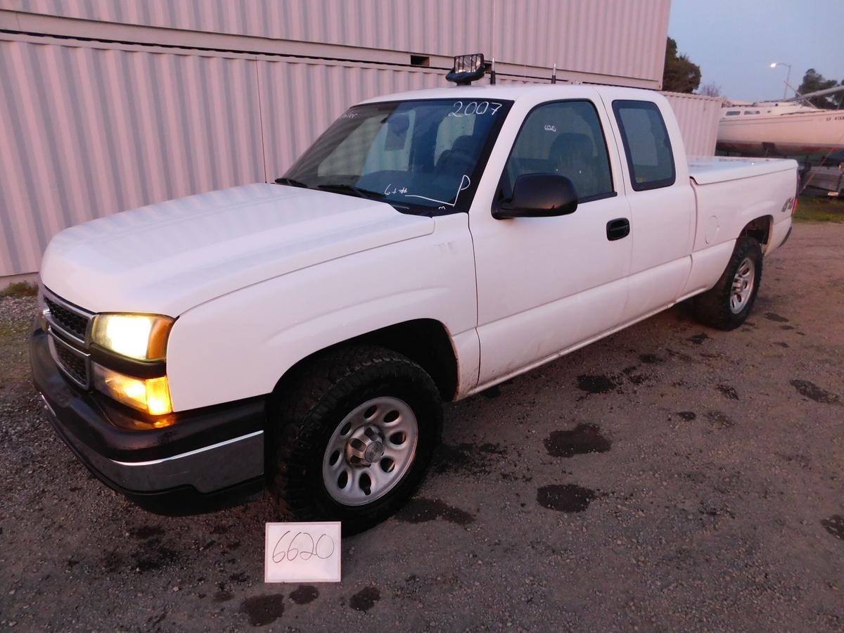 2007 CHEVROLET SILVERADO 1500 4X4 EXTENED CAB PICKUP