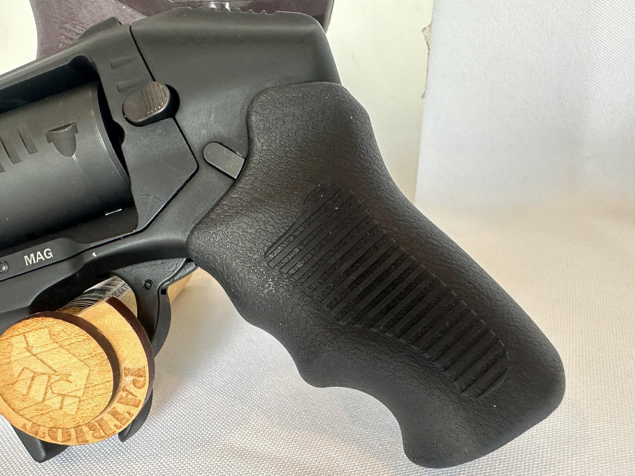 Standard Mfg S333 Thunderstruck Revolver